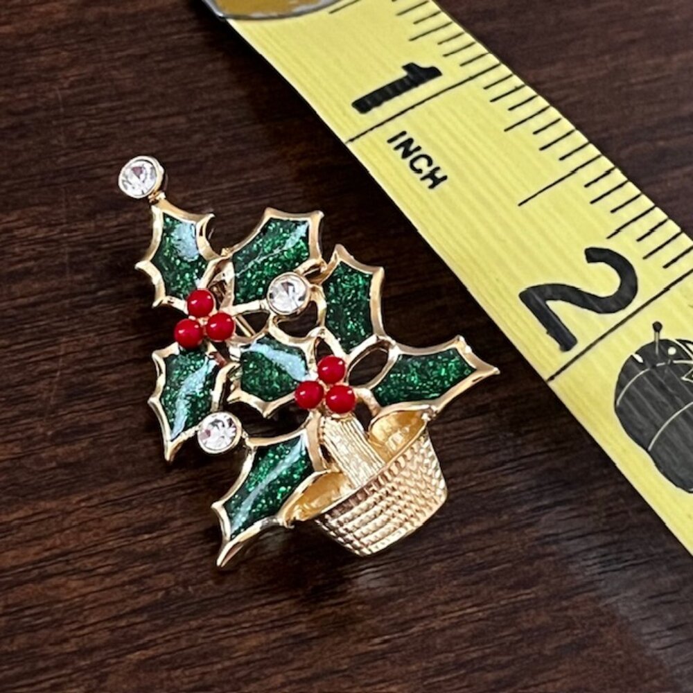 Avon Holly Berry Christmas Tree Brooch Pin Glitter Enamel & Rhinestones - Picture 3 of 3